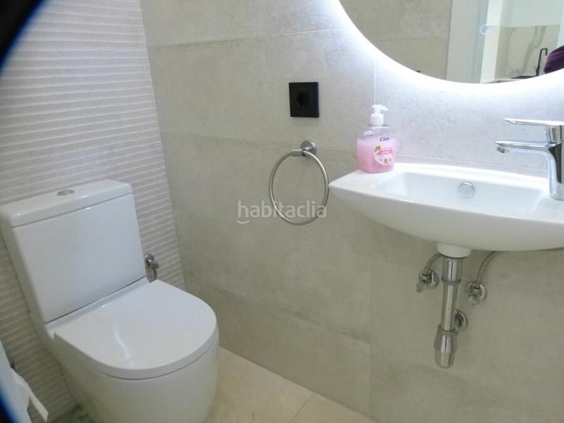Foto f0971690-d5d3-4f4b-9adf-f8b094e4dc9d. Apartamento  renovado al canal con dos habitaciones y 2 plazas de parking exterior. en Empuriabrava