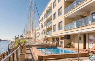 Apartament a Salins - Cavall de Mar. Apartamento de dos dormitorios con amarre y vista al canal