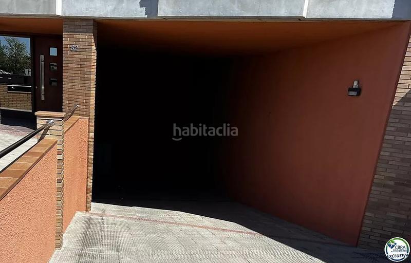 Foto d975126f-1b86-4491-99fa-ee653bc87907. Posto auto in Centre Figueres