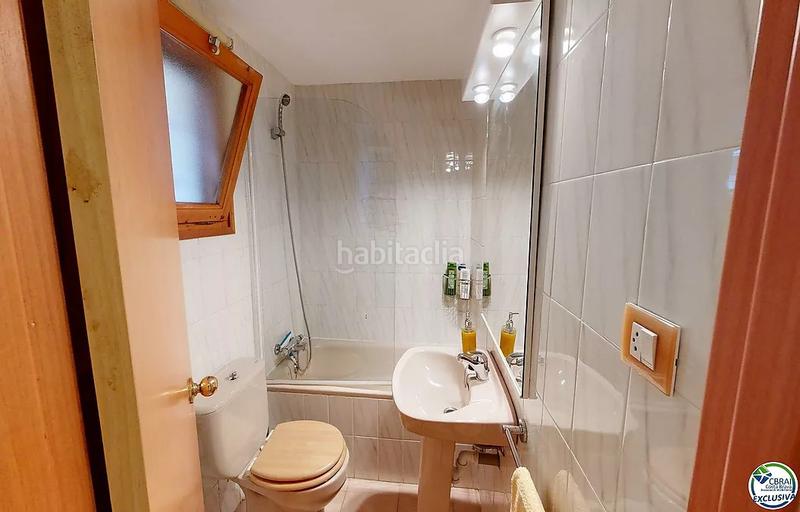 Foto ab7cc1bc-0e83-4d6f-b5f6-ff8e23674965. Estudio  en venta a pocos metros del paseo marítimo en Roses