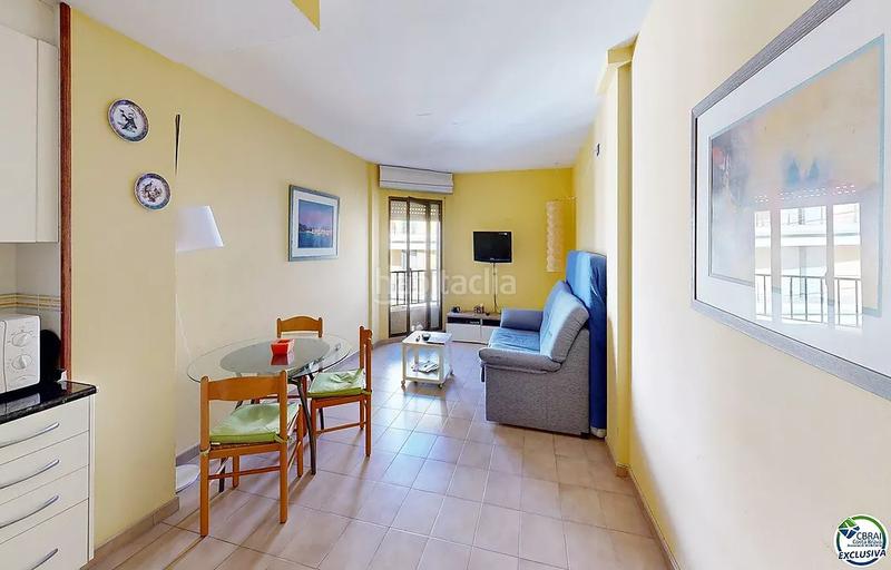 Foto ef53a53a-efaa-423b-84a1-5824dcc15c3e. Estudio  en venta a pocos metros del paseo marítimo en Roses