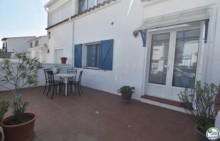 Maison à Calle de la punta de la ferrera 9. Adosado en venta en roses, con 80 m2, 3 habitaciones y 1 baño, p