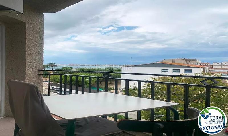 Foto 313ff441-bf7d-4dc2-9a58-7a62dfbc8595. Apartamento amplio piso en venta a 100 metros del mar en Roses