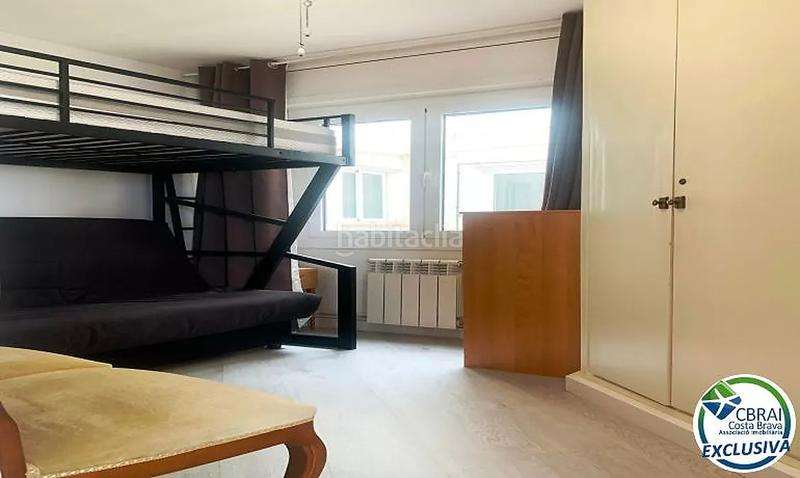 Foto 6acb658b-9a9e-4255-a132-d3d83e872218. Apartamento amplio piso en venta a 100 metros del mar en Roses