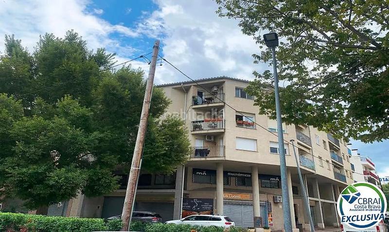 Foto b5af9a8d-b484-4d4d-9529-9db6b8526680. Apartamento amplio piso en venta a 100 metros del mar en Roses