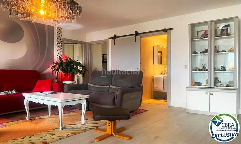 Foto dbe25b60-65b9-4582-acc1-9cfe7965681e. Apartamento amplio piso en venta a 100 metros del mar en Roses