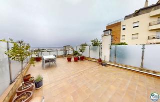 Appartement à Centre. Dúplex con vistas impresionantes a la bahía de roses