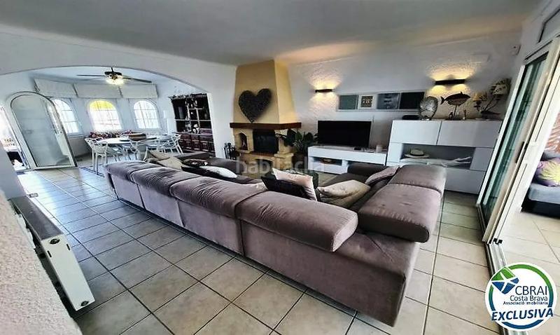 Foto 15bcad84-4d2e-410e-ab99-636d5c2ac4f9. Casa in carrer port argonautes 5 in Port Grec - Port Moxó Empuriabrava