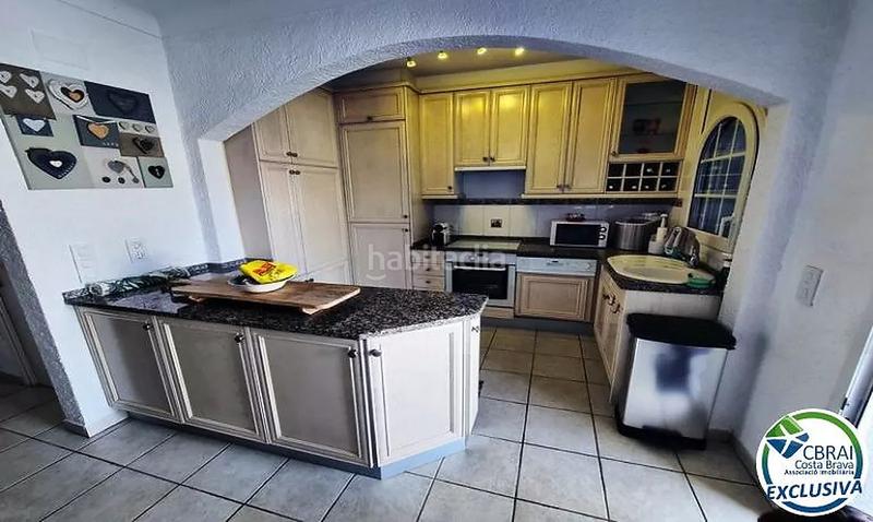 Foto 7e1c099a-ab94-484b-ab1e-5b925305de93. Casa in carrer port argonautes 5 in Port Grec - Port Moxó Empuriabrava