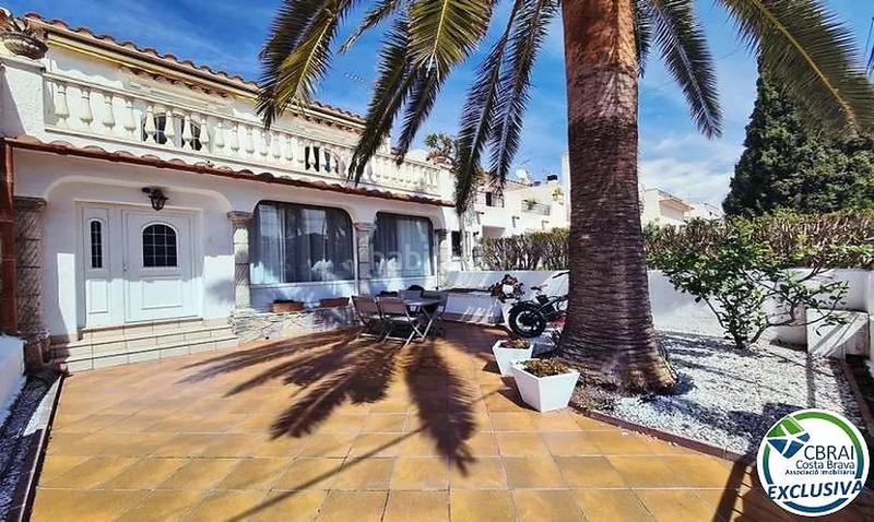 Foto a1b53754-afdb-4b65-9c51-16d1bfa7a0a8. Casa in carrer port argonautes 5 in Port Grec - Port Moxó Empuriabrava