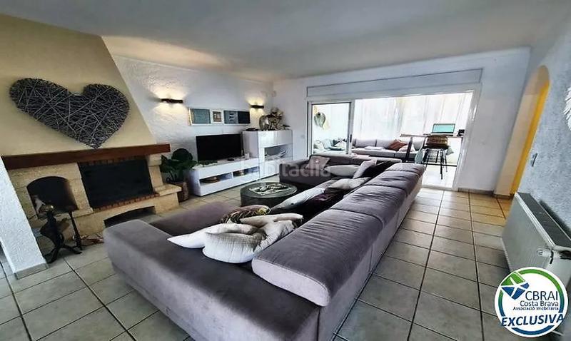 Foto a91f86ff-bacd-418c-9a08-cefda90c40dc. Casa in carrer port argonautes 5 in Port Grec - Port Moxó Empuriabrava