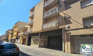 Apartament a Creu de la Mà. Ático dúplex con parking y trastero en figueres.