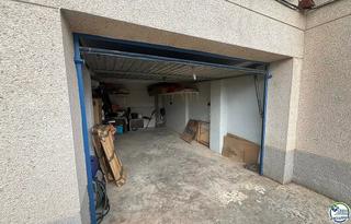 Aparcament cotxe a Santa Margarida. Garaje cerrado de 17 m en venta en santa margarita roses