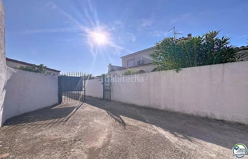 Foto 8c901582-24de-4f57-b661-0038b18ce8d7. Maison avec parking piscine dans Alberes Empuriabrava