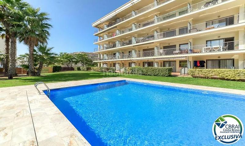 Foto 09b32acb-2147-4690-a316-00709c992b74. Apartament amb calefacció aparcament piscina a Salatar Roses