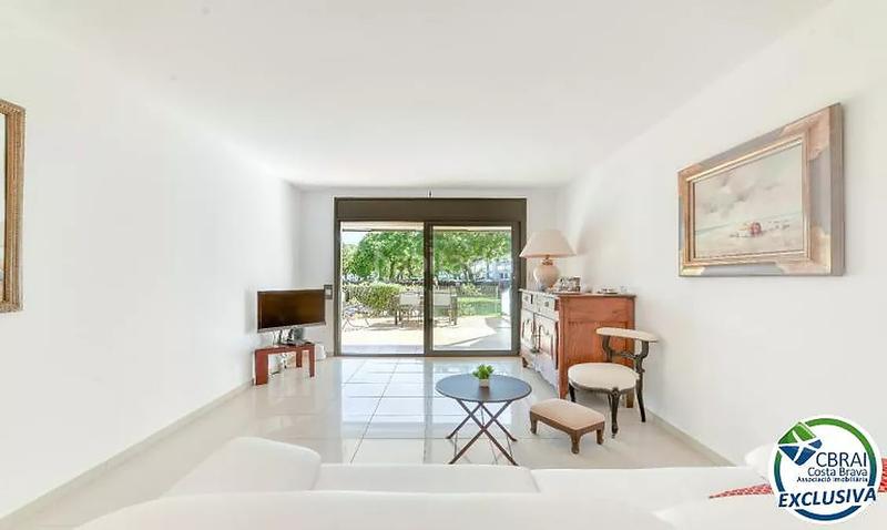 Foto 30379f29-7b4a-41ef-acb0-4d59ea680fcb. Apartament amb calefacció aparcament piscina a Salatar Roses