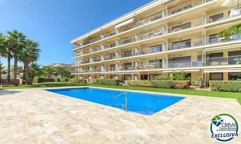 Foto 7d33e99f-a7d3-4280-9671-7673ffd36c99. Apartament amb calefacció aparcament piscina a Salatar Roses