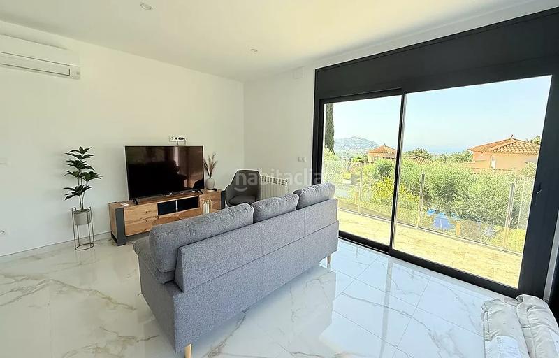 Foto 11fa1677-cd04-46cb-9ad1-2bcd18b80894. Casa con riscaldamento parcheggio piscina in Nord Roses