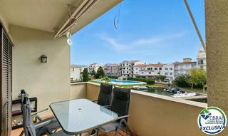 Apartament a Port Banyuls - Port Alegre - Port Empordà. Port sotavent apartamento con vistas al canal y con piscina, par