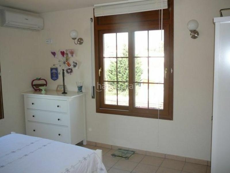 Foto 7070ec89-efe7-43f5-a762-44b8670cc6c2. Maison avec chauffage parking piscine dans Cap Ras - Creus - Falconera Empuriabrava