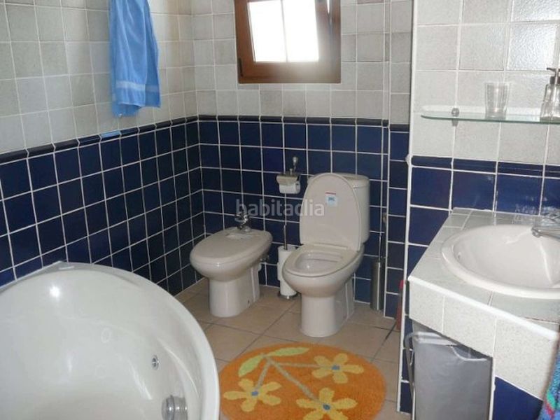 Foto 7fedbd35-a162-432e-b712-557249491a9c. Casa amb calefacció aparcament piscina a Cap Ras - Creus - Falconera Empuriabrava