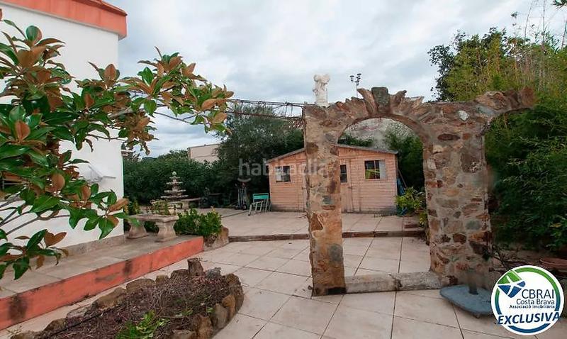 Foto 534dce2e-b6f5-4e8a-8ba7-066fd3403a5e. House with heating in Centre Roses