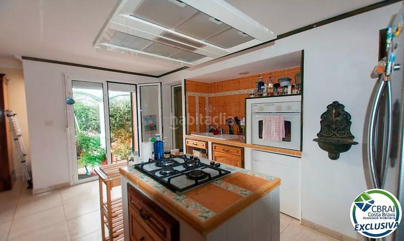 Foto 7ed7ddff-fdde-40b5-999c-e2ce6ee4ec7c. House with heating in Centre Roses