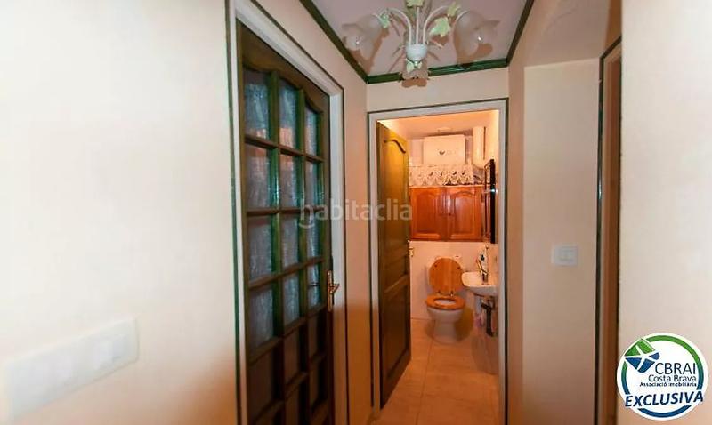 Foto ebe9c54c-52a9-4915-8e66-587c0c61b547. House with heating in Centre Roses