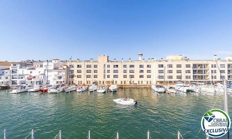 Foto f34c19e3-7f7e-44ba-a1c8-05ffc2d27d0b. Appartement in calle port moxó 73 in Port Grec - Port Moxó Empuriabrava