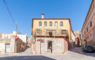 Casa a Castelló d´Empúries. Edificio en venta  licencia hotel y restaurante en castelló demp