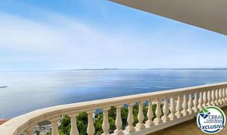 Appartement à Puig Rom-Canyelles-Almadrava. Puig rom roses apartamento con amplia terraza y espectaculares v