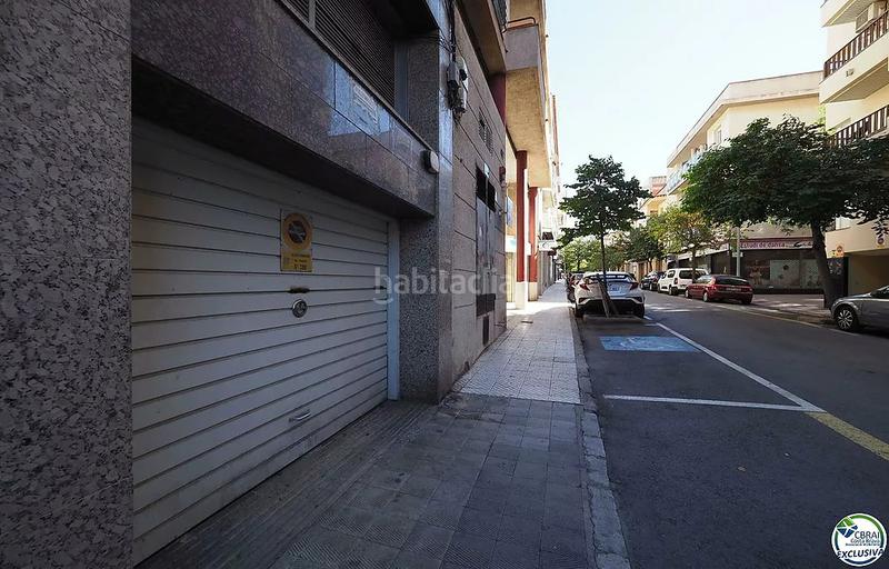 Foto ae05b481-2578-4256-b589-d455880d4c50. Car parking in Centre Roses