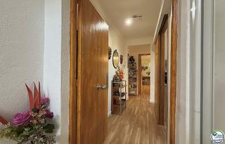 Apartament a Carrer madrid 17. Piso con encanto en el centro de roses a 200 m de la playa