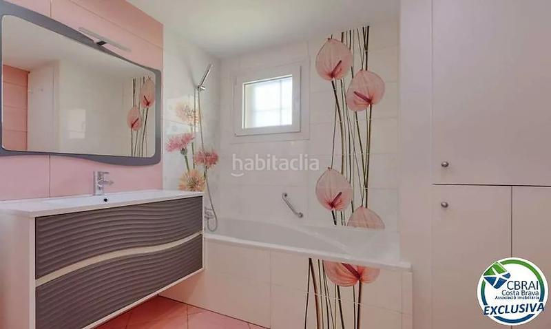 Foto 6be554b4-c16f-4d26-83b9-47efab4c7b83. House with parking in Santa Margarida Roses