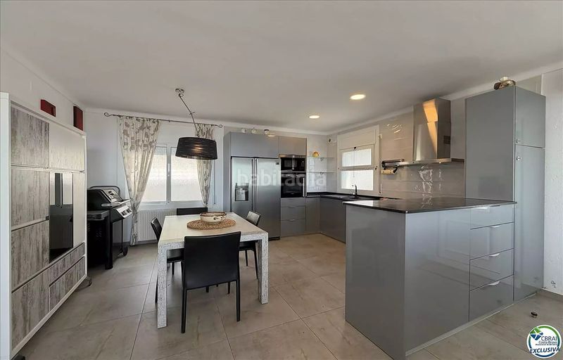 Foto 92e25690-2ced-48bc-bfbf-45b0a44772ac. Casa a carrer canaries 48 a Nord Roses