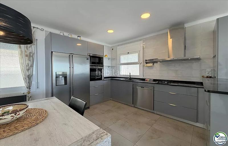 Foto e4c4a91c-364b-4f7c-8d16-78829c2075e1. Casa a carrer canaries 48 a Nord Roses