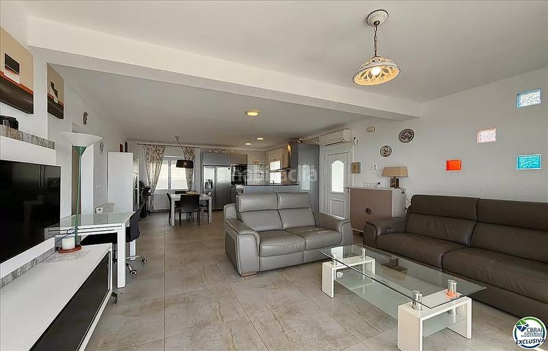 Foto edf427b3-e8e0-4b9d-9765-627cd783dd9e. Casa a carrer canaries 48 a Nord Roses