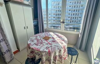 Studio in Salatar. Luminoso estudio renovado a 40 metros del mar en el salatar, ros