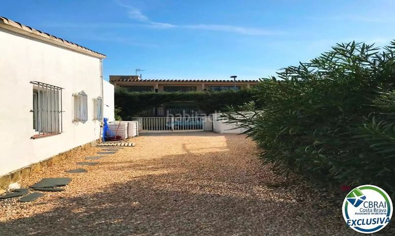 Foto 662824f5-40c6-4f20-8a36-61d28f2fb333. Casa a calle urgell 11 a Nord Roses