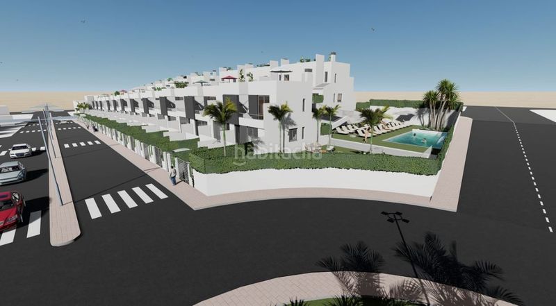 Foto 647a0c08-9bcc-47a9-8a0a-cd1a43b1465b. Casa adossada amb piscina a Cox