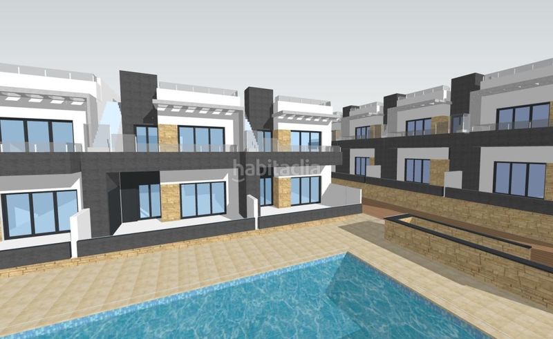 Foto eedca218-64f6-48b2-b79c-9c3566ec21b9. Casa amb piscina a Bigastro