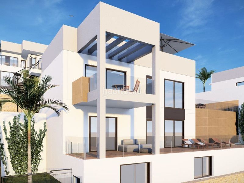 Foto f665ff04-57d1-4f58-9aa1-f68785cf6e2f. Casa adossada amb piscina a Algorfa