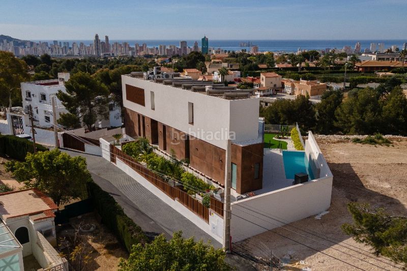Foto d9df6c87-14e9-41ca-a9a3-e169e3310fa4. Xalet amb piscina a Urbanizaciones Benidorm
