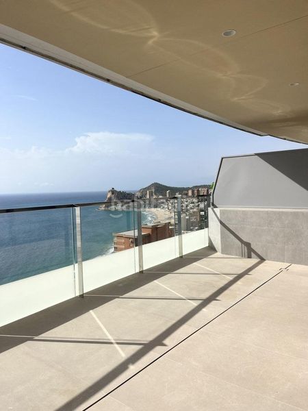 Foto 199cae7a-02eb-4fb7-a53d-f9edd45c3ba1. Pis amb aparcament piscina a Playa Poniente Benidorm