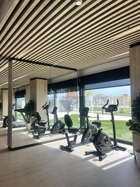 Foto 49e46494-e8bb-4459-84da-13d9de6bcc20. Pis amb aparcament piscina a Playa Poniente Benidorm