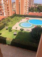 Etagenwohnung in Tómbola. Piso reformado de 107 m2 en urbanización con piscina, 4 dormitor