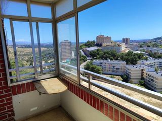 Flat  Calle del cronista vicente martínez morellá. Piso en venta con garaje y piscina en alicante