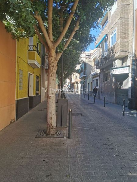 Foto b174e757-7d1c-4319-92d4-04d75a48e492. Edifici a Centro Sant Vicent del Raspeig