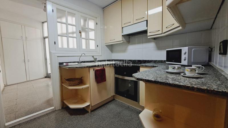 Foto 7577b751-9d1c-49bf-9537-6bbc10a0d1d1. Piso  céntrico de 141 m con 4 habitaciones y 2 baños! en Alicante