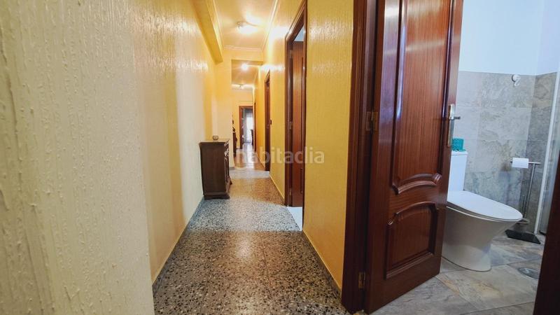 Foto d688f37b-12d7-4d16-8142-e9b0ba2f0503. Piso  céntrico de 141 m con 4 habitaciones y 2 baños! en Alicante